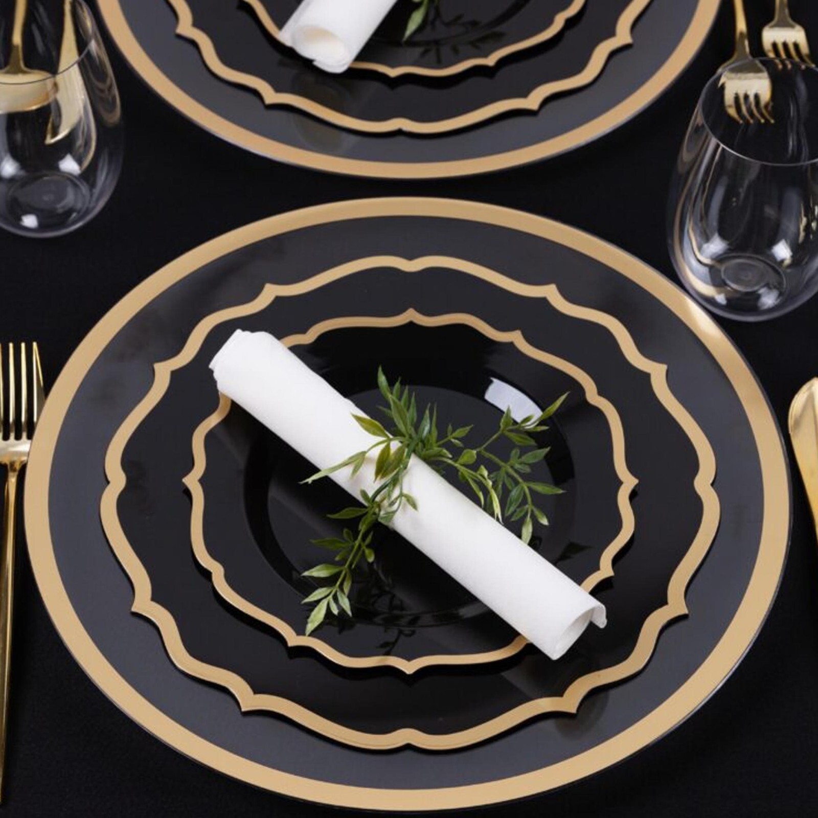 7.5″ Disposable Fancy Plastic Black Salad Plates Gold Rim Contemporary 10pcs