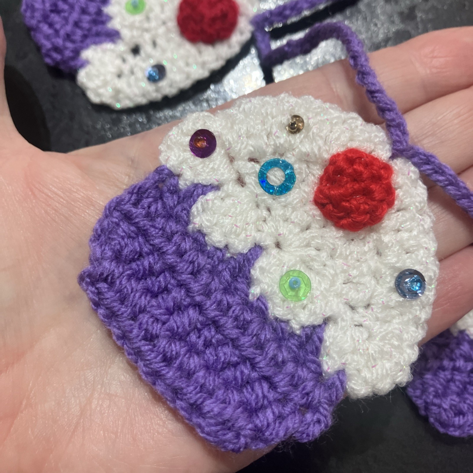 🧁🍒NEW Hand Crochet Cupcake cherry sequins Window Bunting Birthday camper Gift