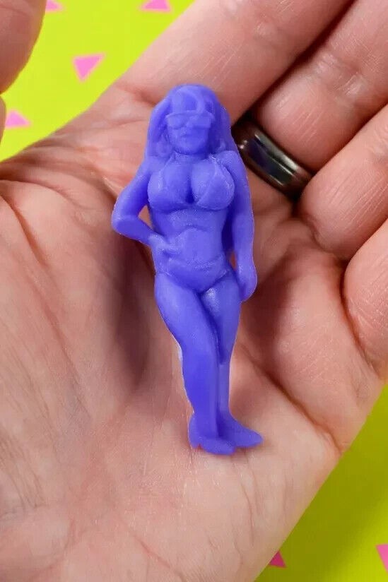 Grow A Girlfriend – Grows 600% in water funny – GaG Joke Novelty Adult Gift