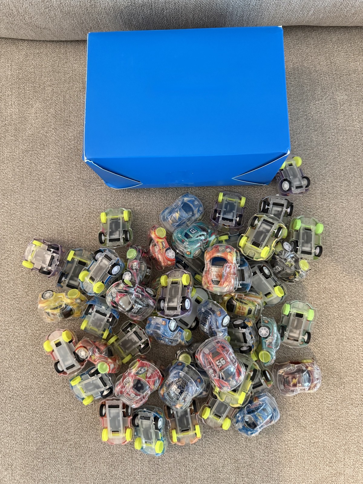 50 Mini Pull Back Cars for Kids Party Favors Treasure Box Classroom Prize Toys S