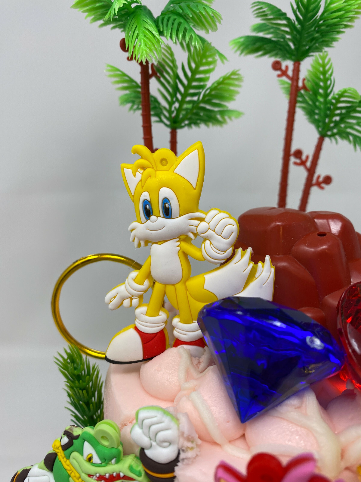 Sonic The Hedgehog Deluxe Birthday Cake Topper Set **BRAND NEW**