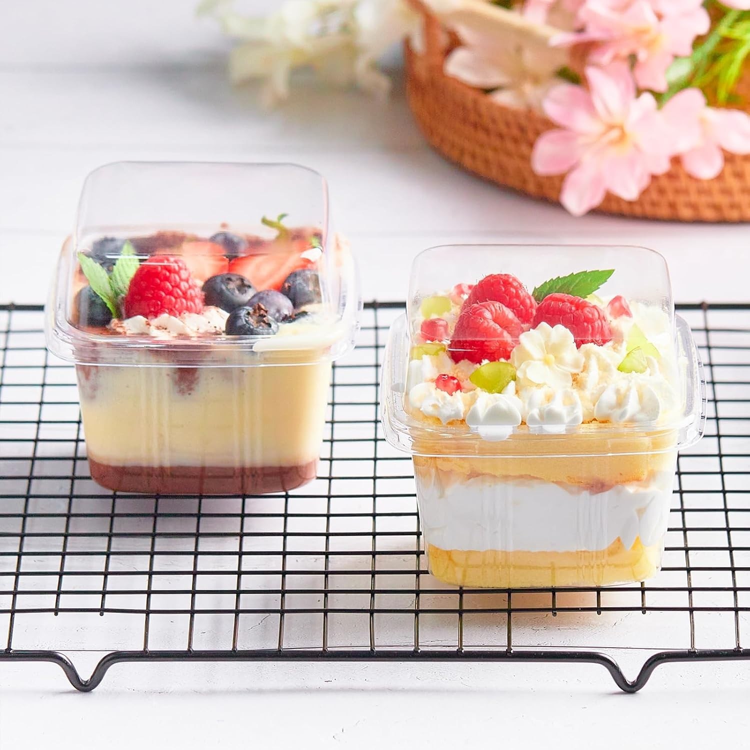 100 Pack 8 oz Plastic Dessert Cups with Lids and Sporks