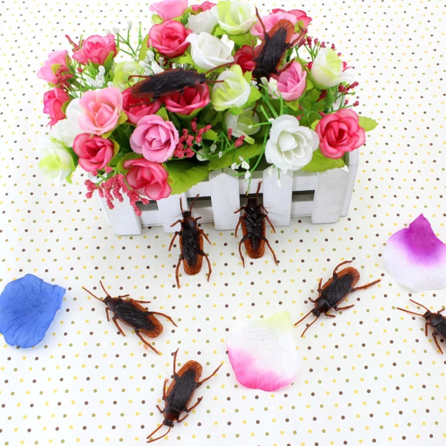 30 Lifelike Cockroach Prank Toys – Scary Fun for August Fools’ & Halloween