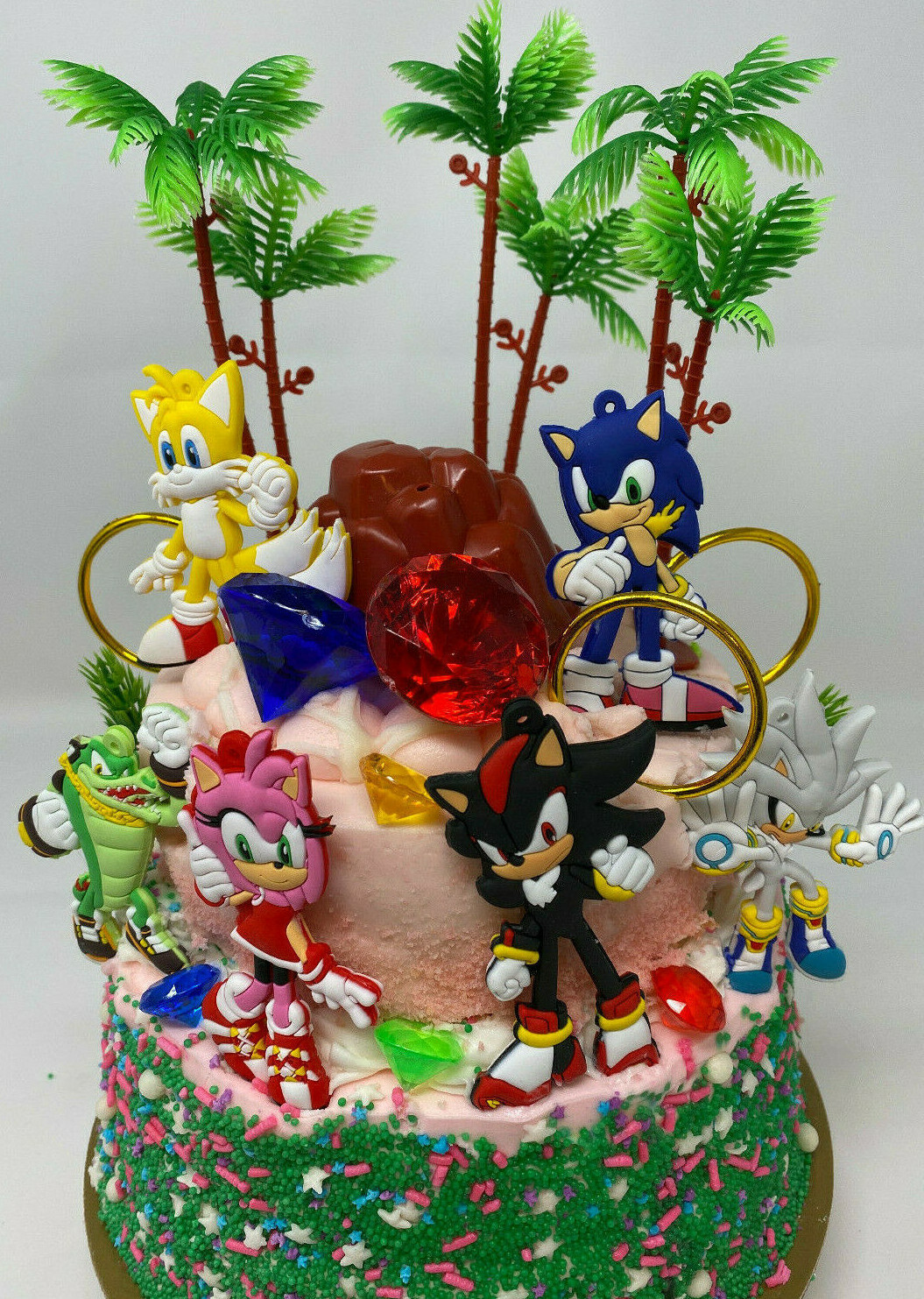 Sonic The Hedgehog Deluxe Birthday Cake Topper Set **BRAND NEW**