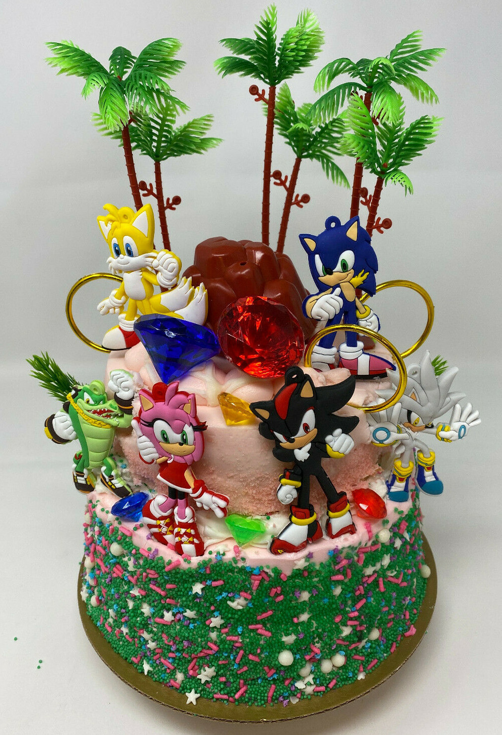 Sonic The Hedgehog Deluxe Birthday Cake Topper Set **BRAND NEW**