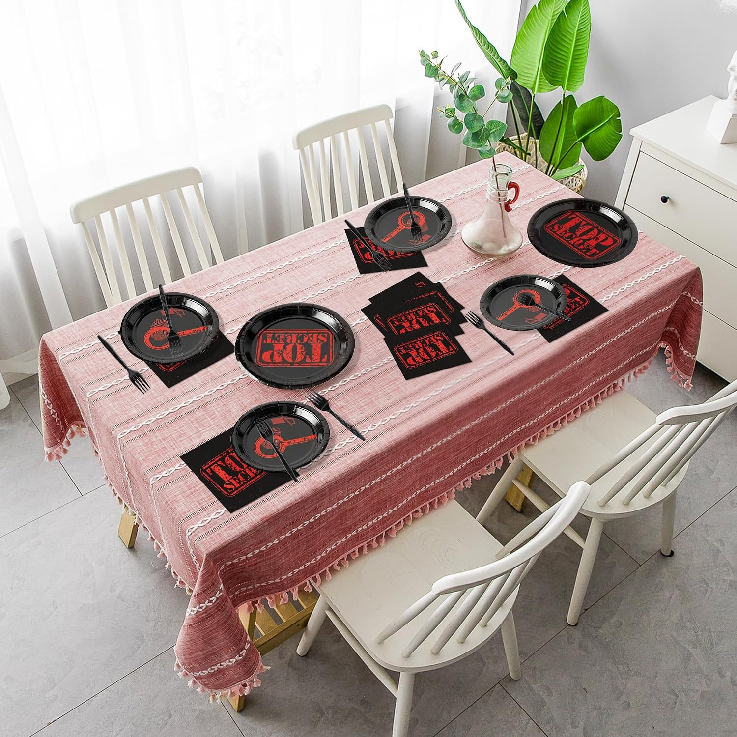 96Pcs Top Secret Party Plates Supplies Secret Agent Spy Detective Party Tablewar