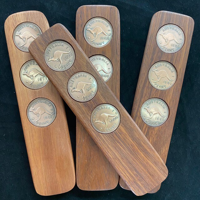 2005 20th Birthday Gift Present Hardwood Two-Up Game 2005 Australian Pennies