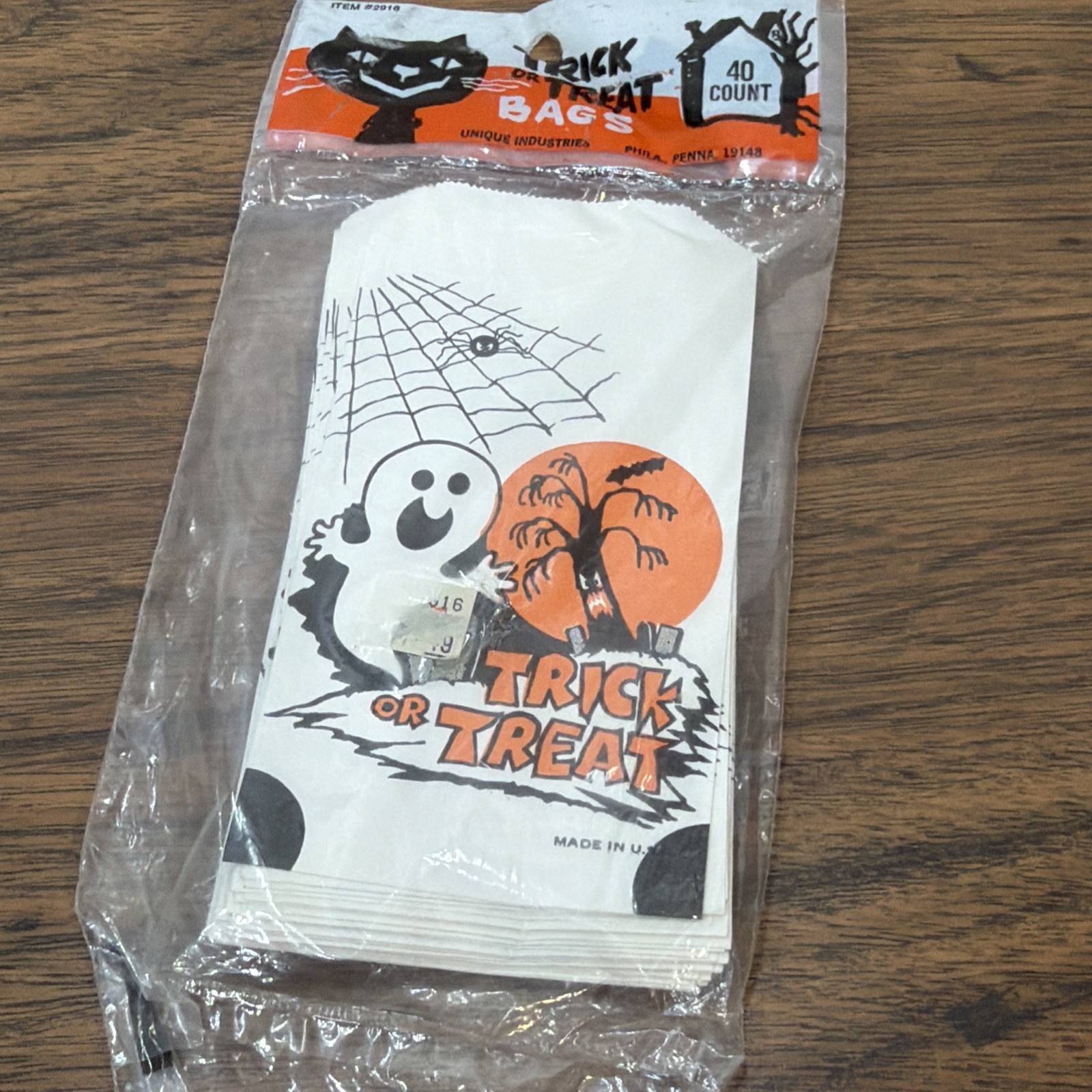 Vtg Halloween Trick or Treat bags Pumpkin Ghost 1980s 120ct NOS Paper & Plastic