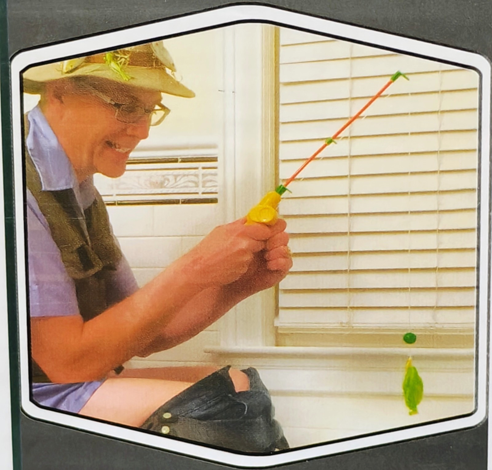 Fish N’ Flush – Funny Fisherman Gift – Potty Time Fish Game – Kids/Adults – New