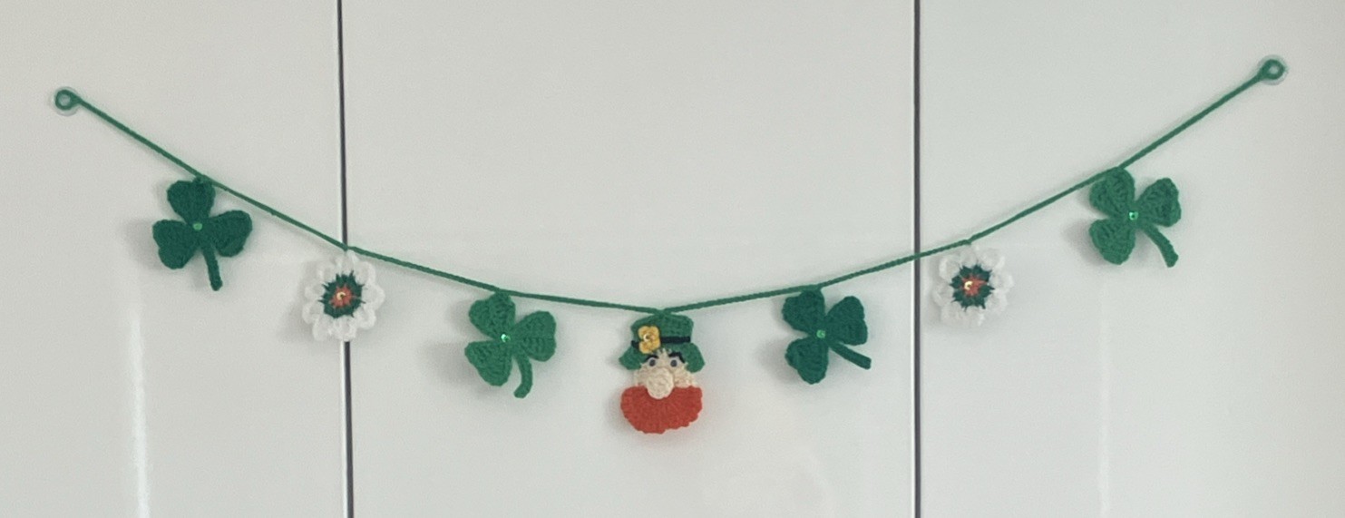 NEW crochet Shamrock Clover Bunting lucky Irish Window camper Birthday day gift