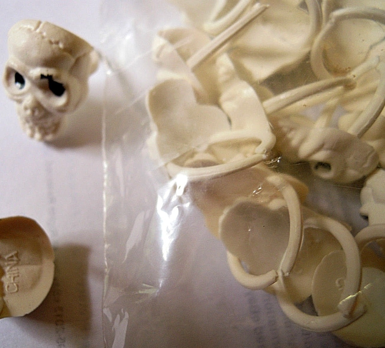 Skull Rings Halloween Party Bags Etc Cream Kids Job Lot Of 10 Brand New