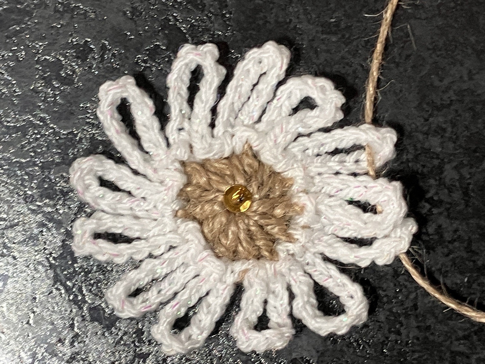 🌸NEW Hand Crochet sparkly daisy Jute Rustic Bunting Window Summer sequins Gift