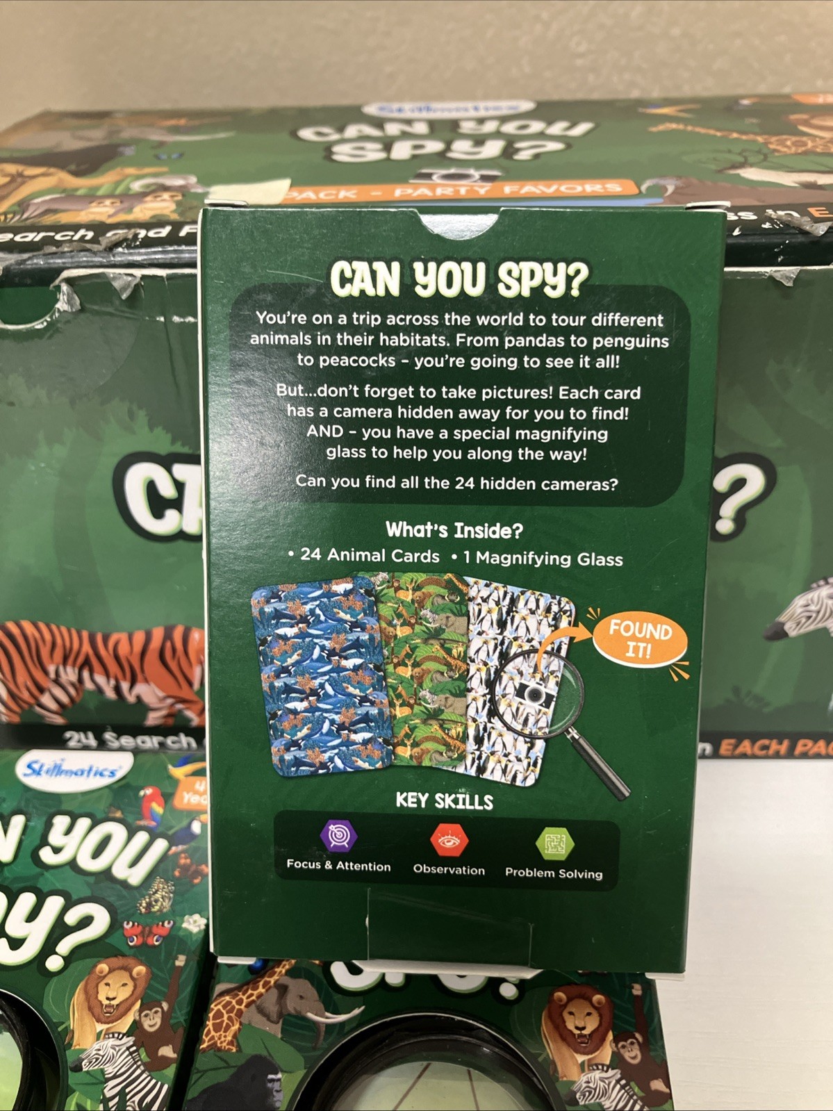 Skillmatics Party Favors 11 Can You Spy Animals Cards Set w/ Magnifying Glass