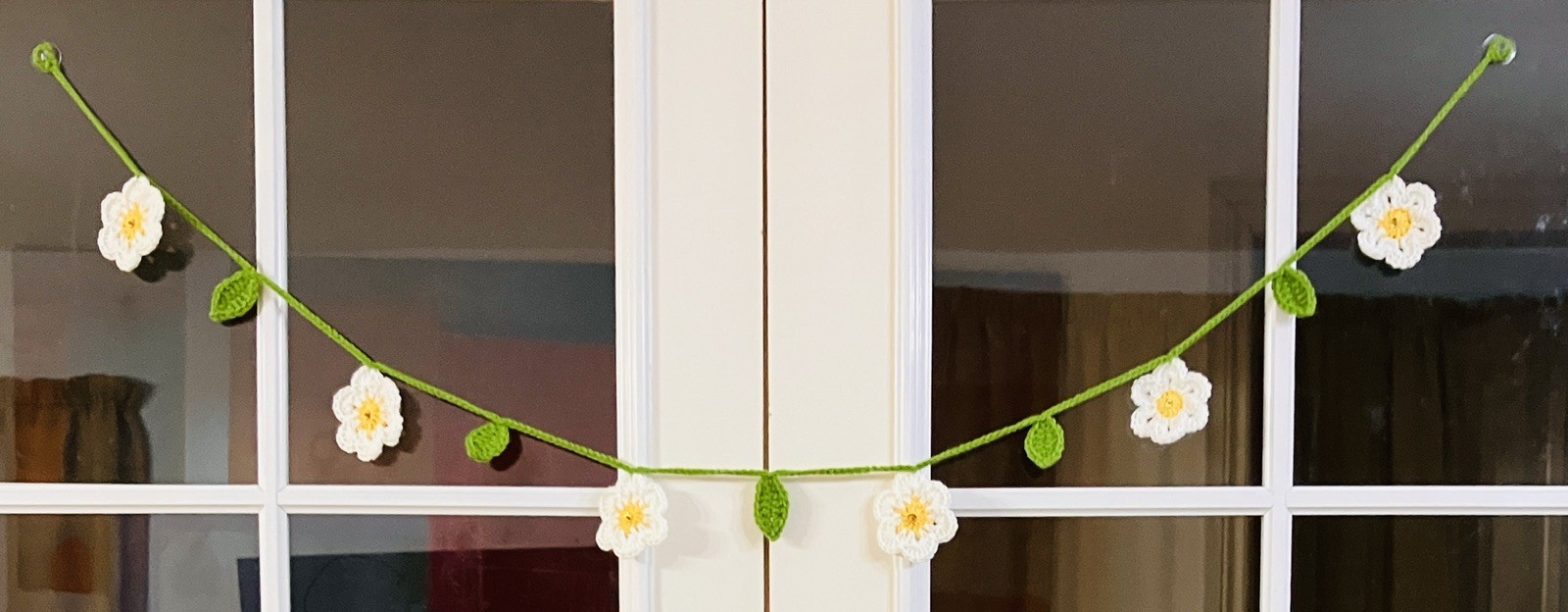 🌼 🍃 NEW Hand Crochet daisy Flowers Bunting Window Camper SUMMER Gift
