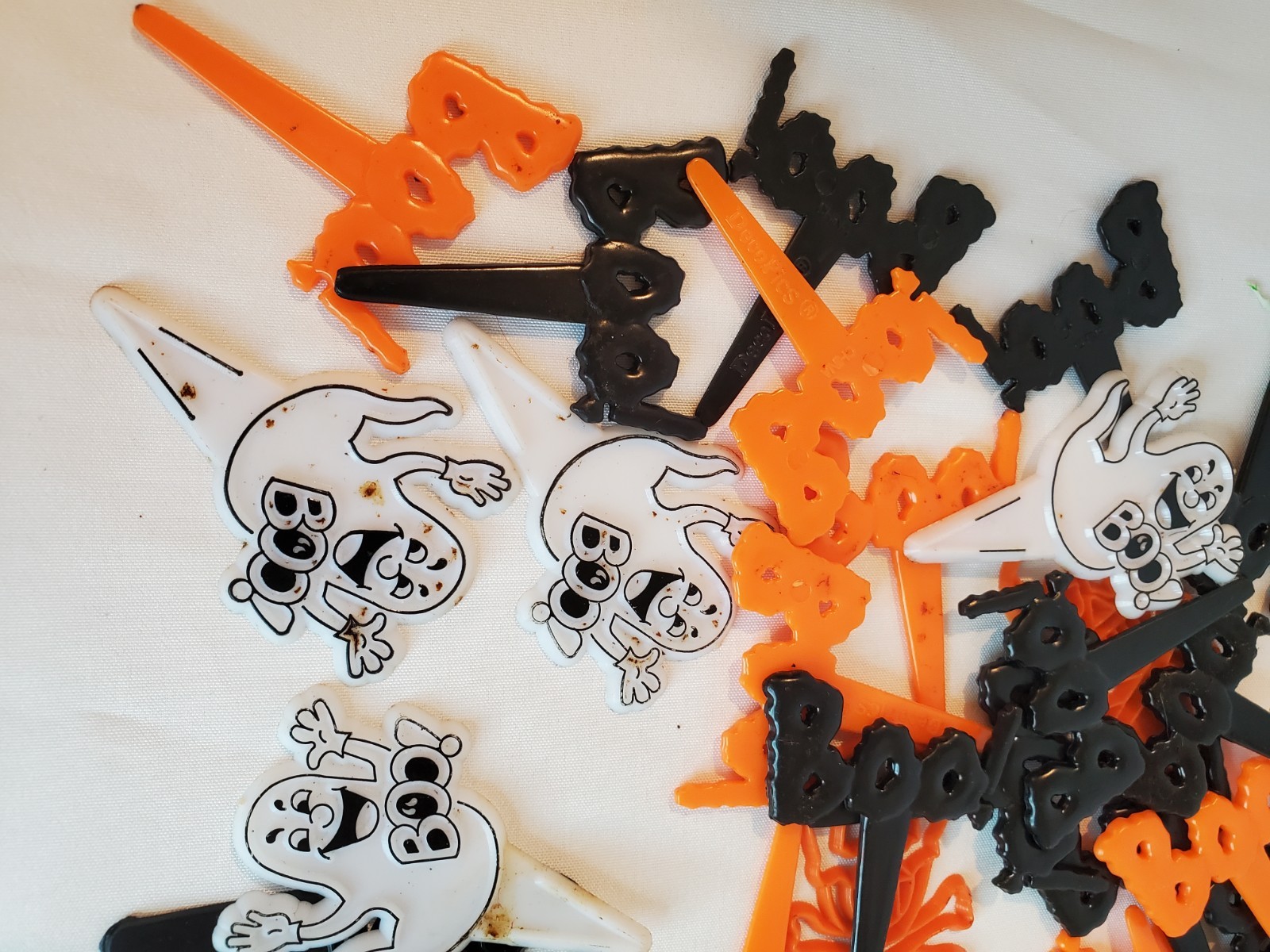 VTG LOT HALLOWEEN PLASTIC CAKE/CUPCAKE TOPPERS Ghost Boo Skeleton Lot Of 20