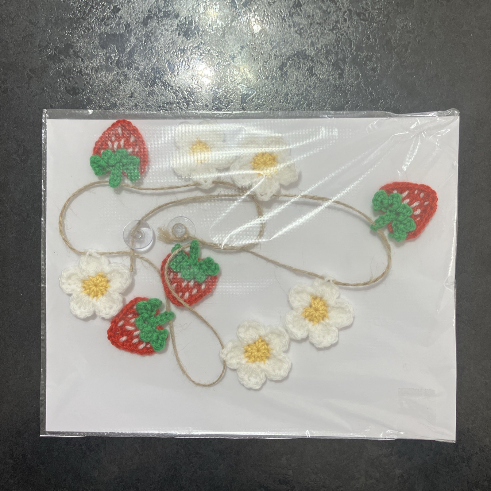 🌸🍓NEW jute rustic Crochet Daisy Strawberry Bunting Camper Window SUMMER Gift