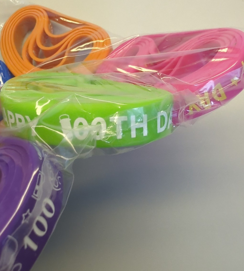 60 Pcs – 100 Days Of School Pins And Bracelets 100 Days Smarter Happy 100th Day