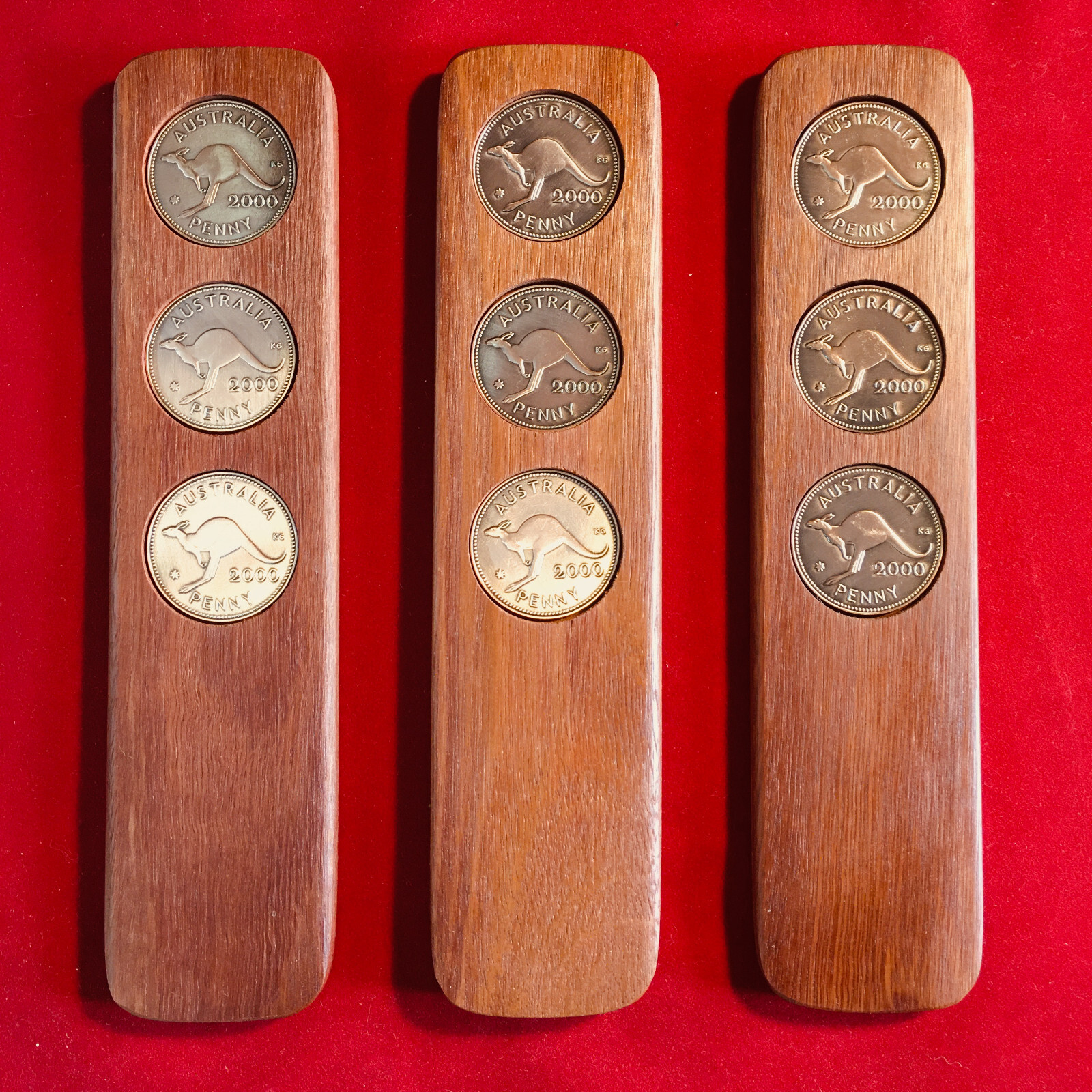 2005 20th Birthday Gift Present Hardwood Two-Up Game 2005 Australian Pennies