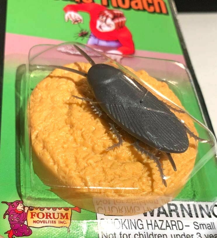 COOKIE ROACH Surprise Cockroach Bug Hidden Under Fake Funny Prank Joke Toy Gag