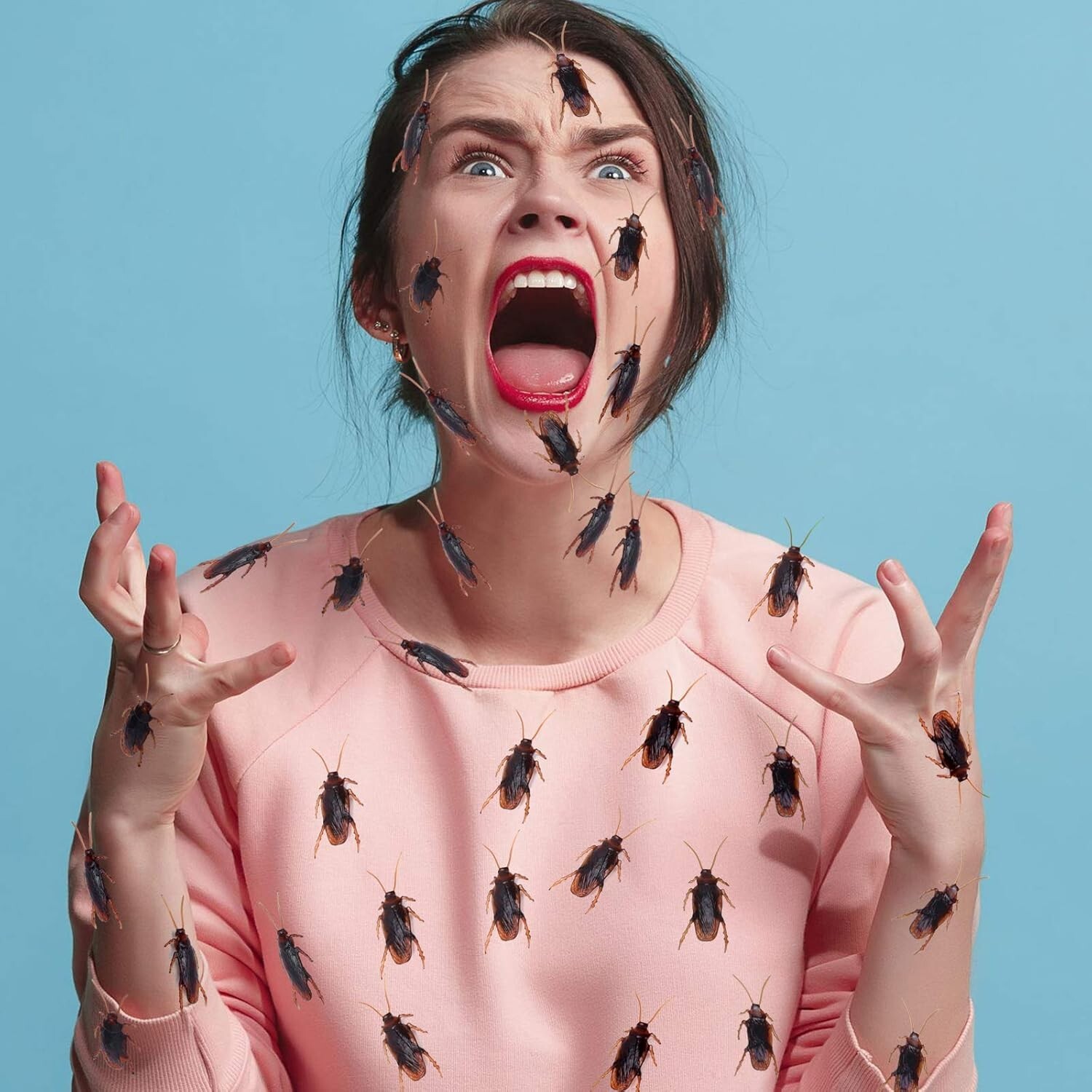 120PCS Realistic Fake Roaches Lifelike Cockroaches for Pranks Halloween