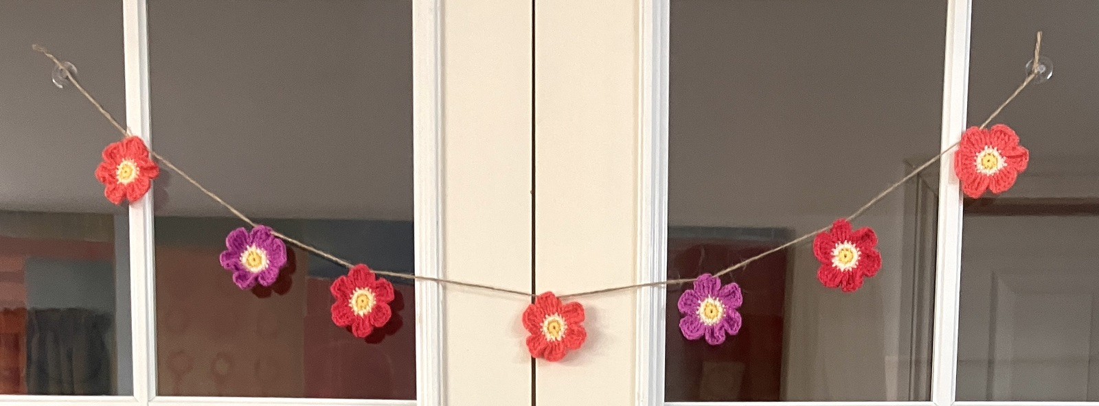 🌸NEW Hand Crochet PRETTY jute 7 Flowers Bunting Window Camper Summer 35” Gift