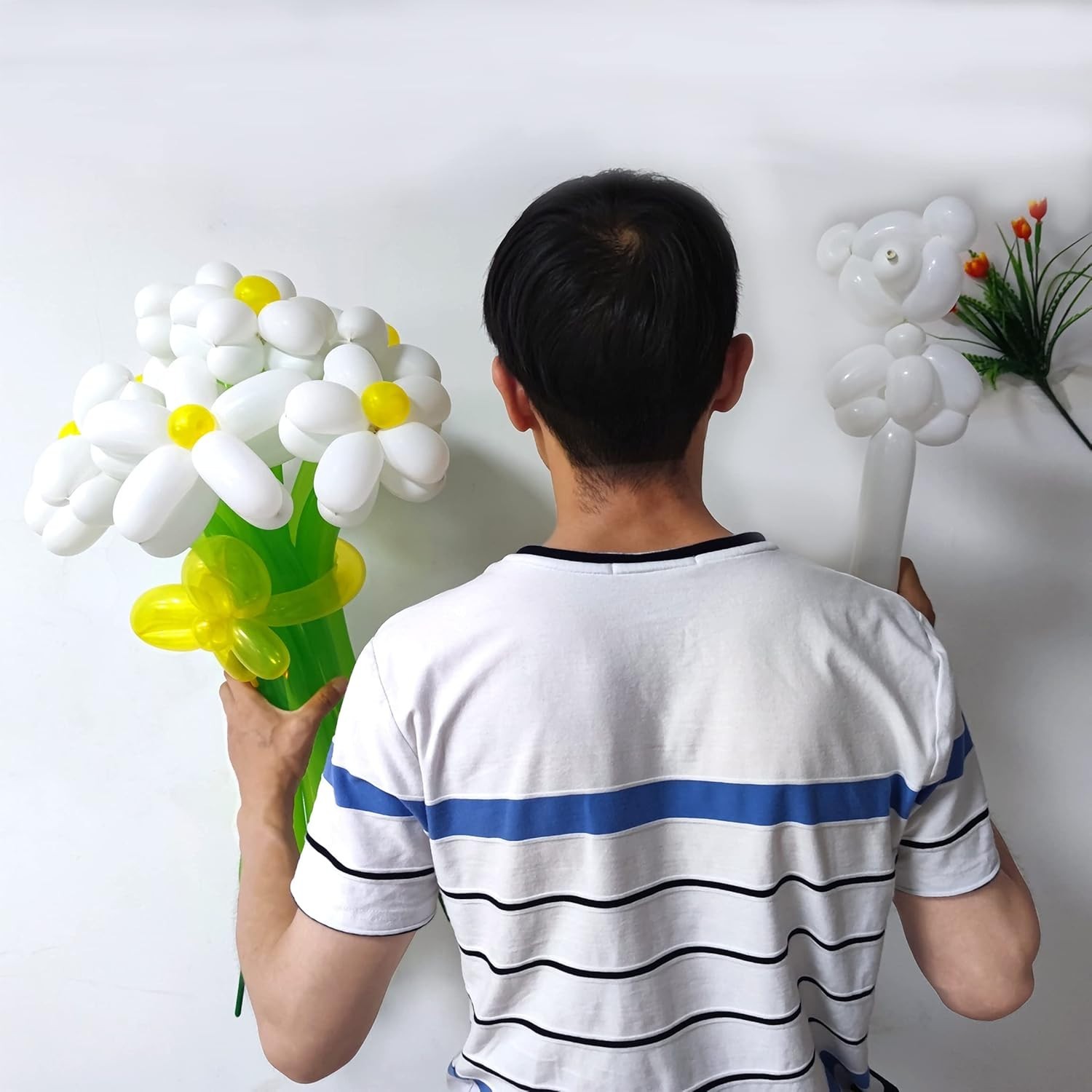 Magic Balloon Animal Kit – 260 Multi-Colored Latex Balloons for Joyful Events