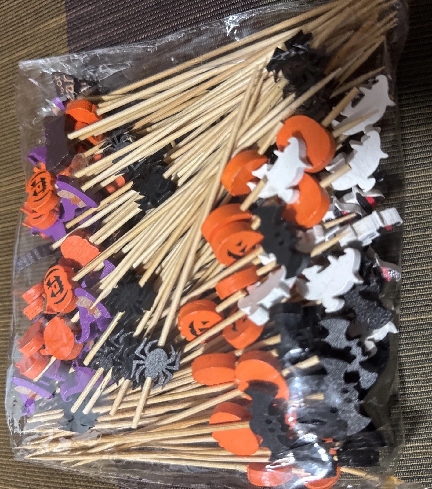 FOIMAS 160pcs Halloween Cupcake Toppers Cake Food Decoration Picks Party Decor N