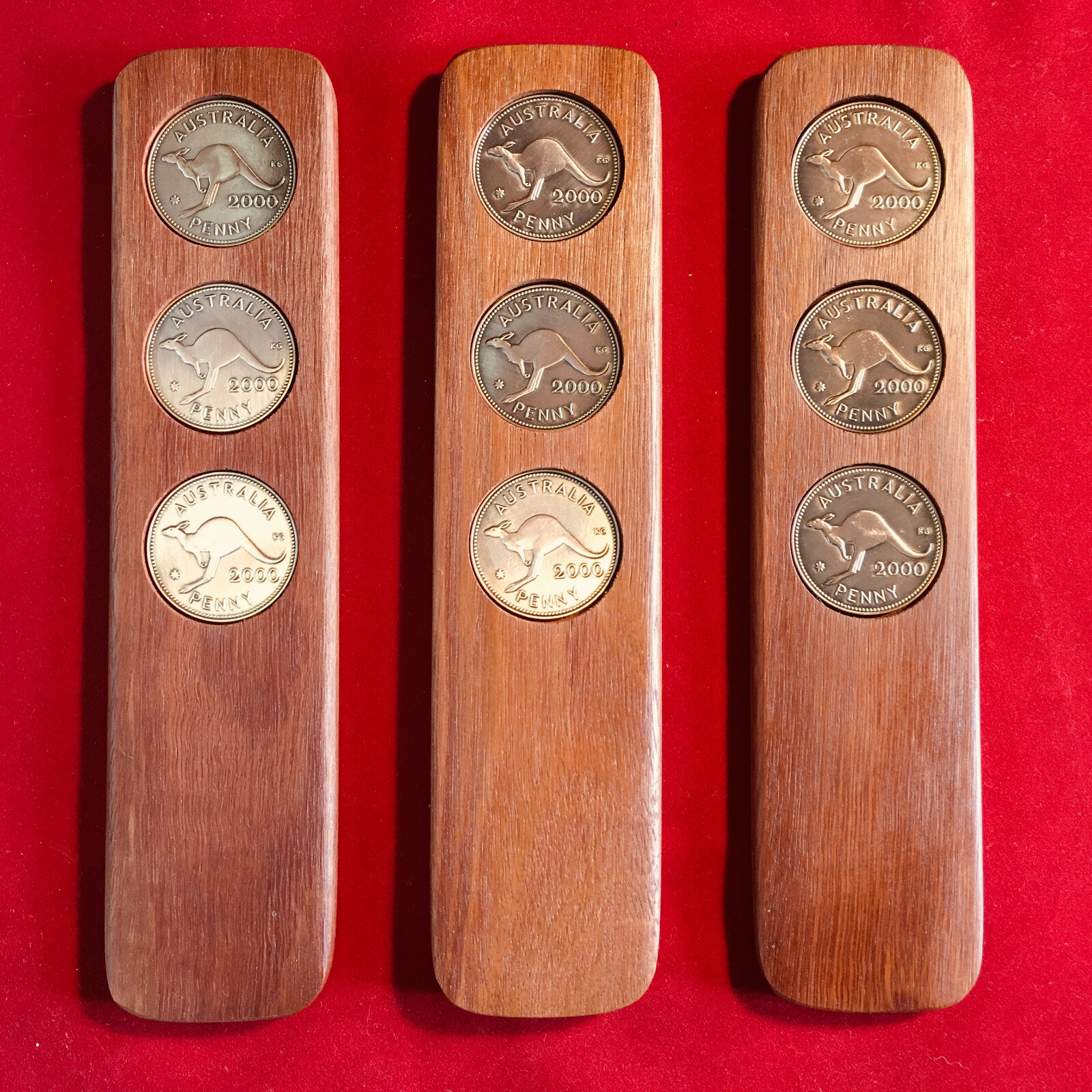 2005 20th Birthday Gift Present Hardwood Two-Up Game 2005 Australian Pennies