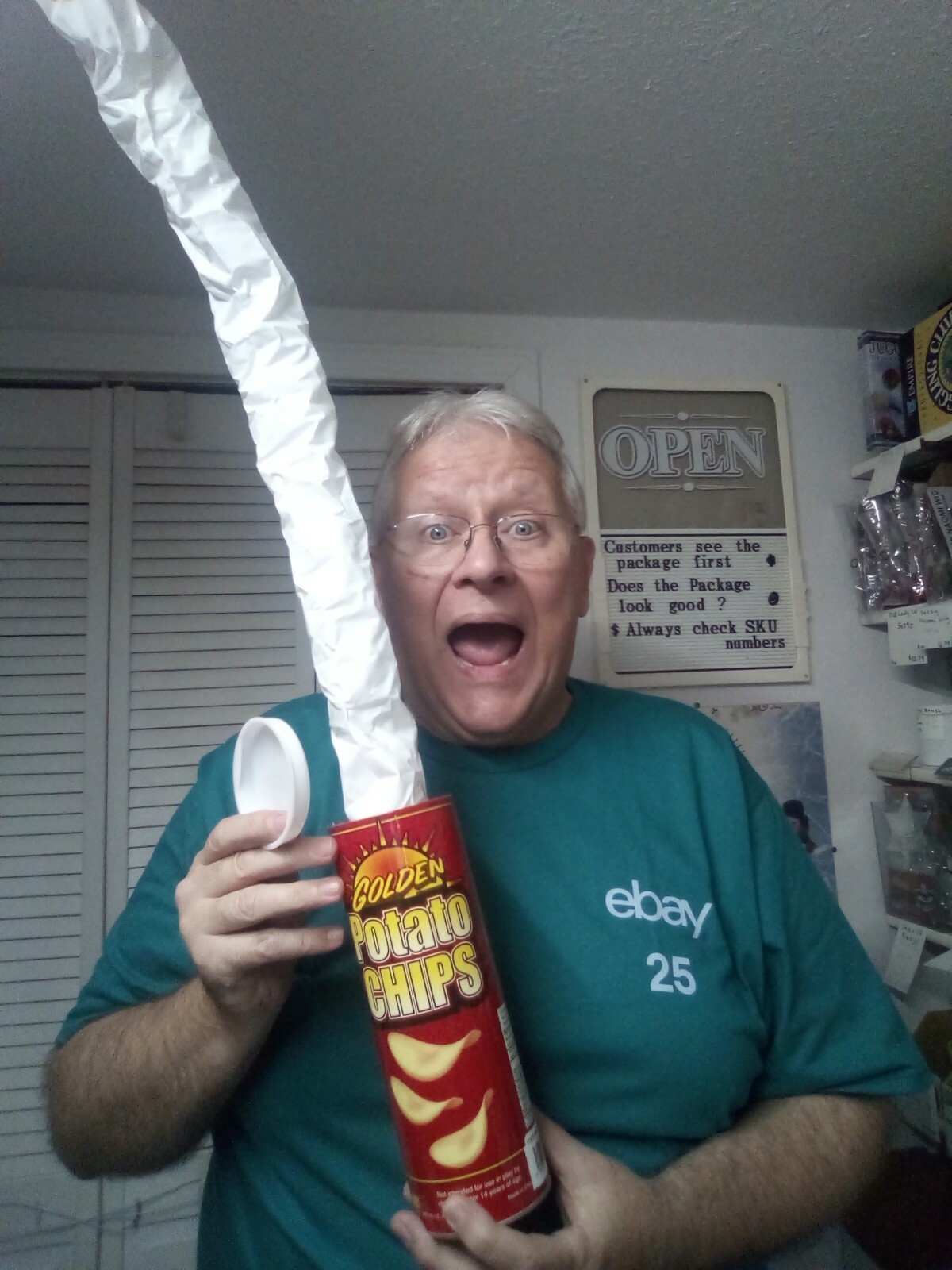 Potato Chip Snake Can spring gag gift funny clown party joke parade prop novelty