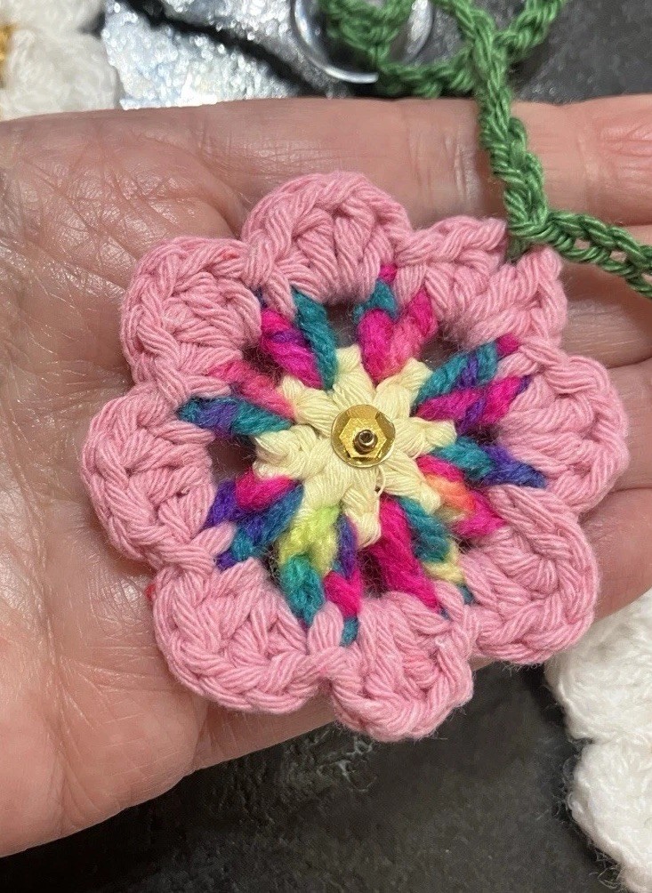 🌸Hand Crochet Sequins Window Flowers Bunting Caravan SUMMER Camper Gift