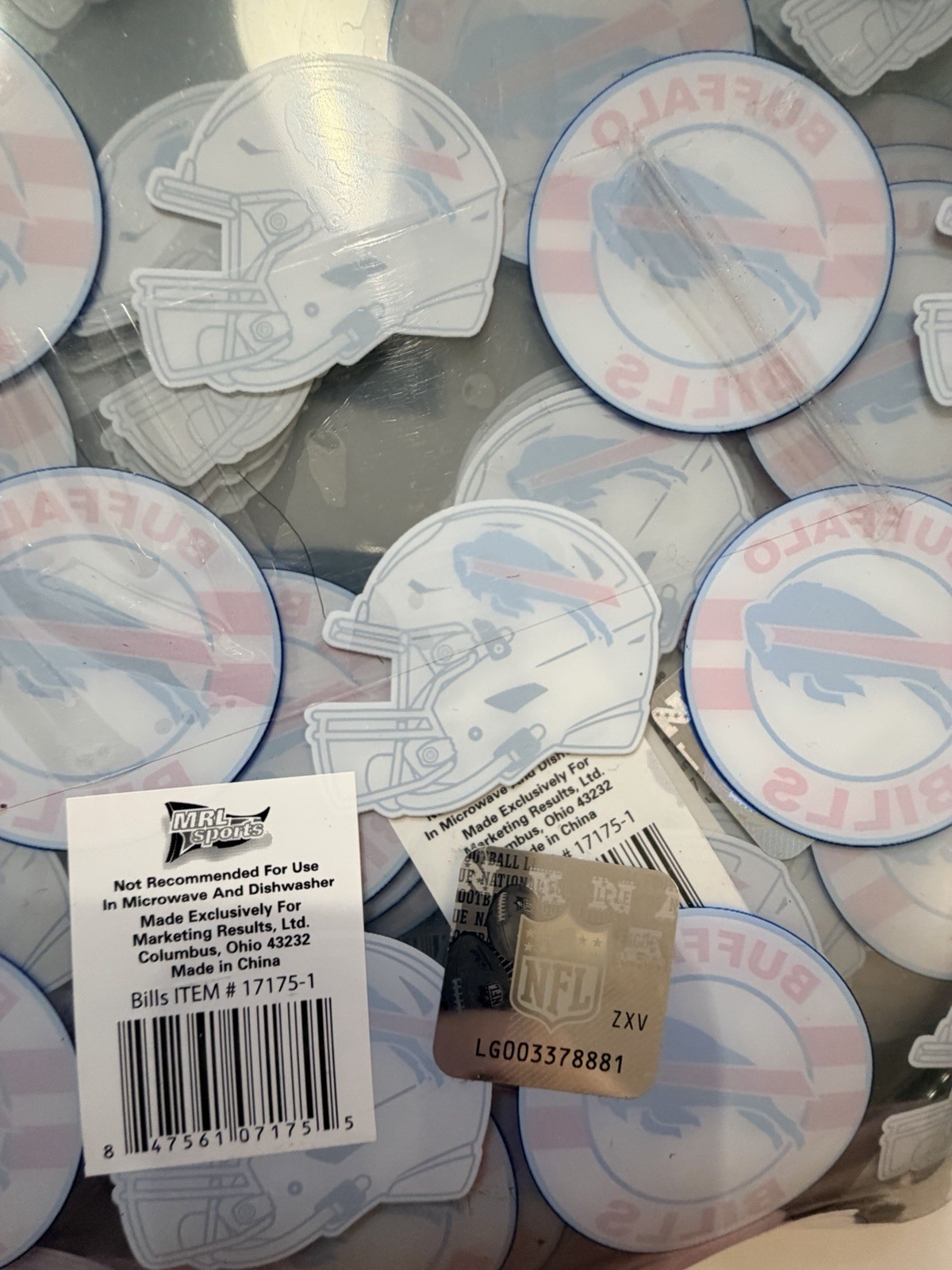 NFL Buffalo Bills Official Licensed Plastic Plates 12 Pk Brand New
