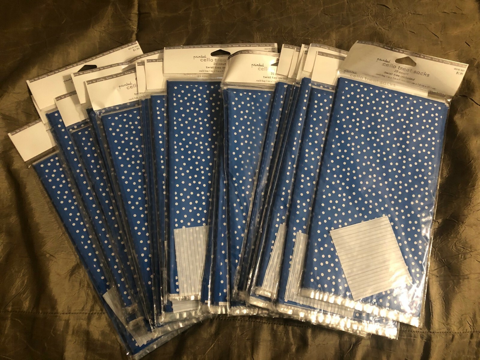 Any Occasion cello treat bags party sacks – blue with white dots new in package