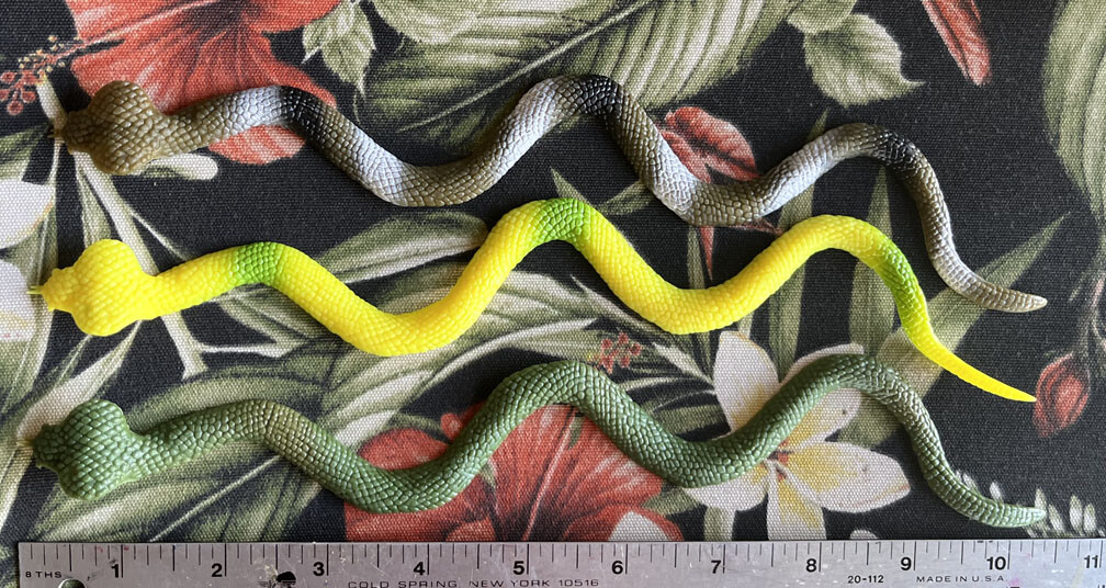 Toy Snakes (12) – Flat – Medusa?