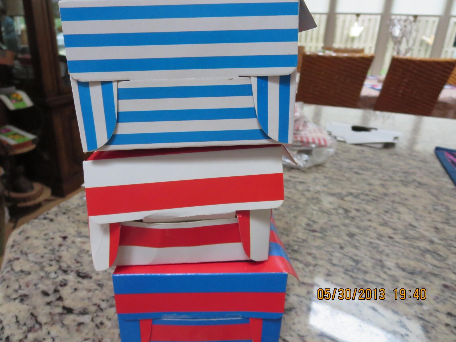 48 CARNIVAL THEME GIFT/CUPCAKE BOXES-4 1/2″ SQUARE–#T9A-2