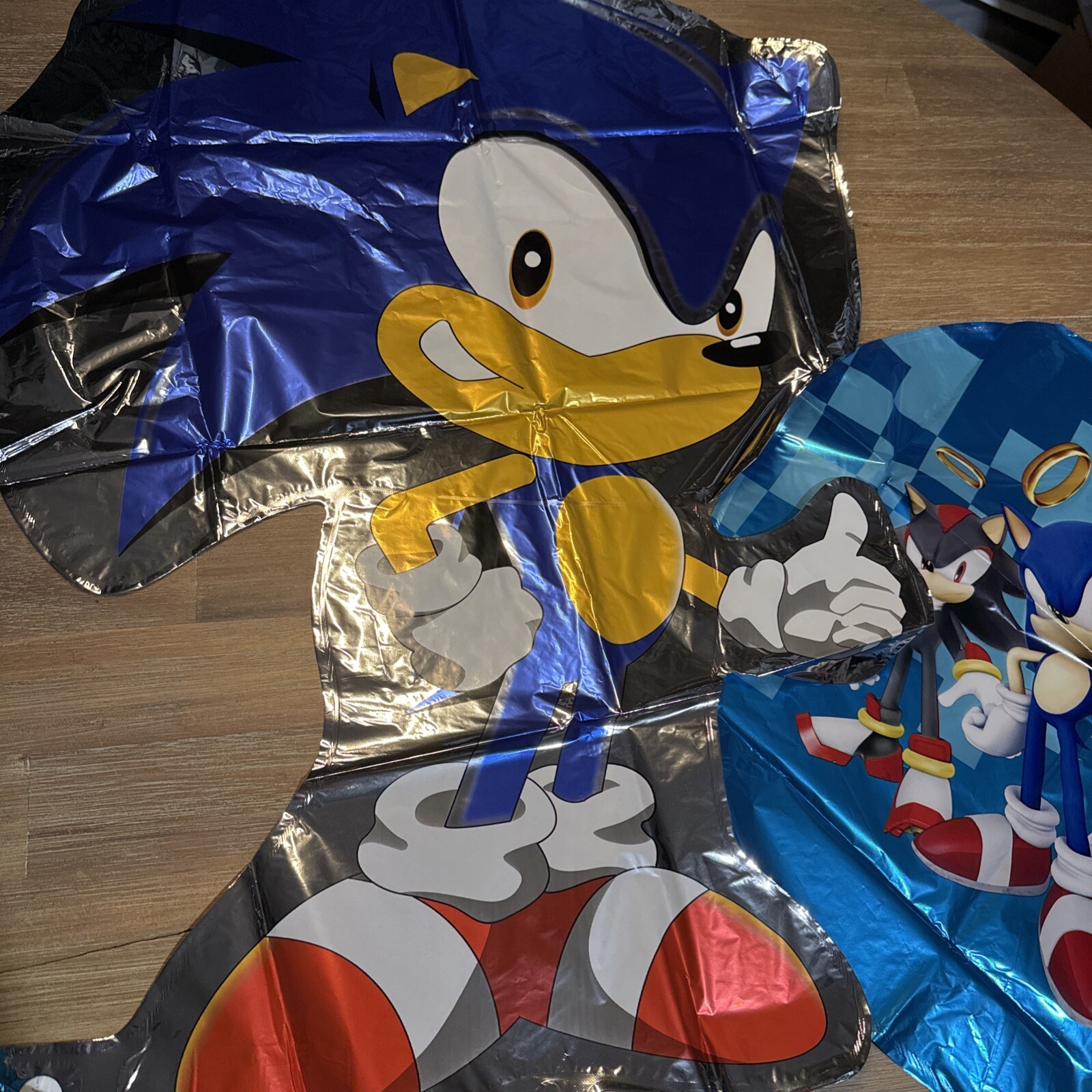3 piece sonic the hedgehog 26” & 17”Mylar foil birthday balloons