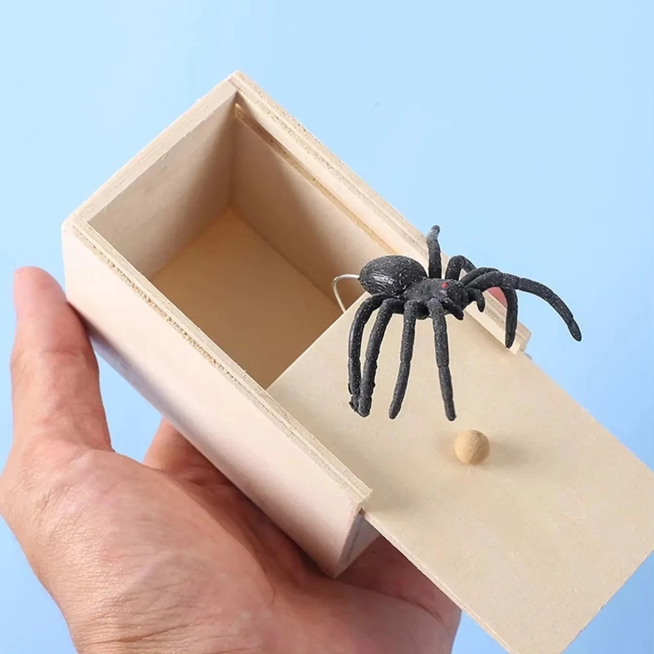 Wooden Prank Spider Scare Box Hidden in Case Trick Play Joke Scarebox Gag Toy