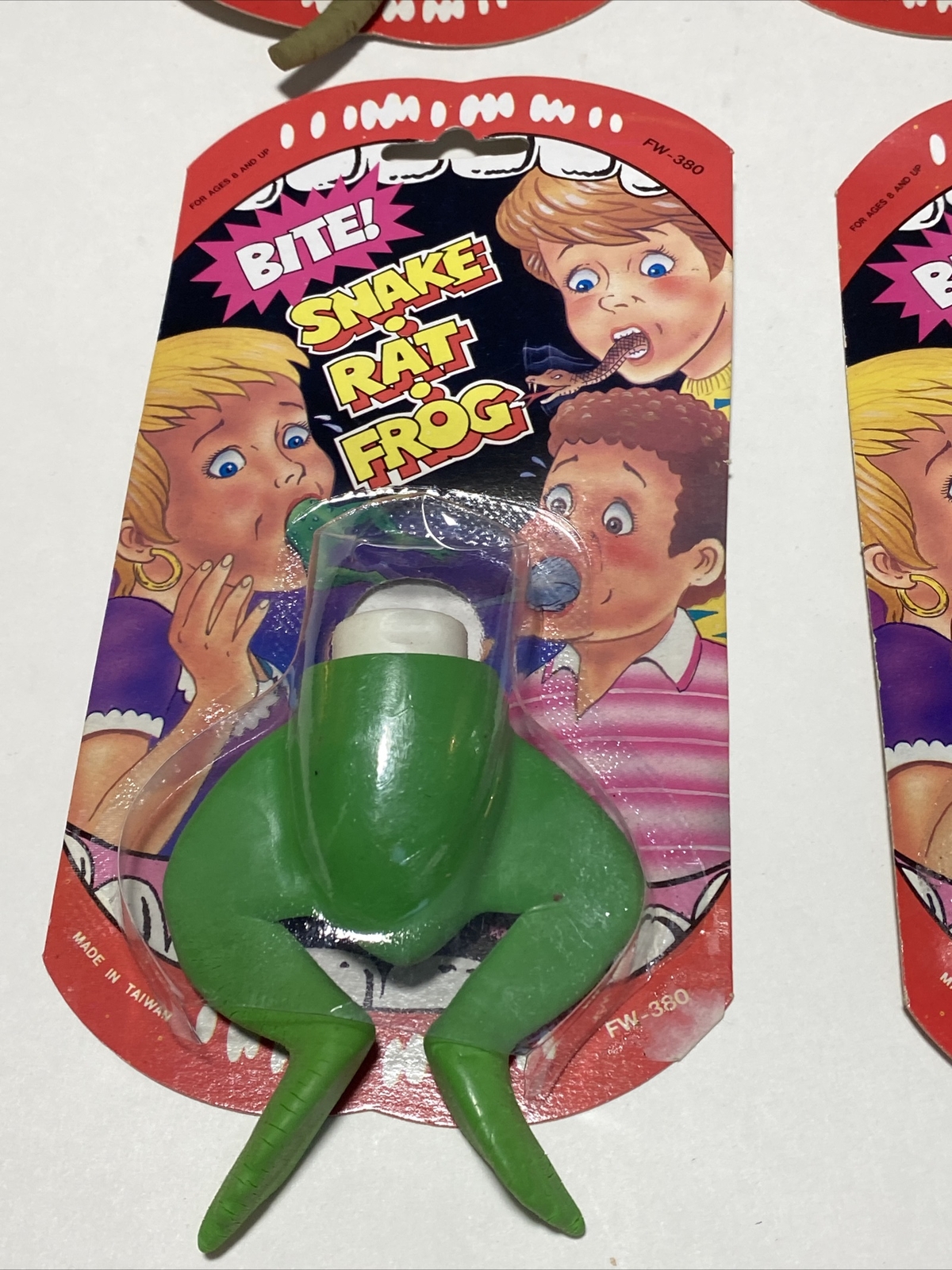 Rare Bite Snake Rat Frog Toy Novelty Gag Joke FW-380