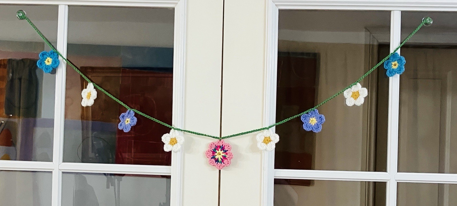 🌸Hand Crochet Sequins Window Flowers Bunting Caravan SUMMER Camper Gift
