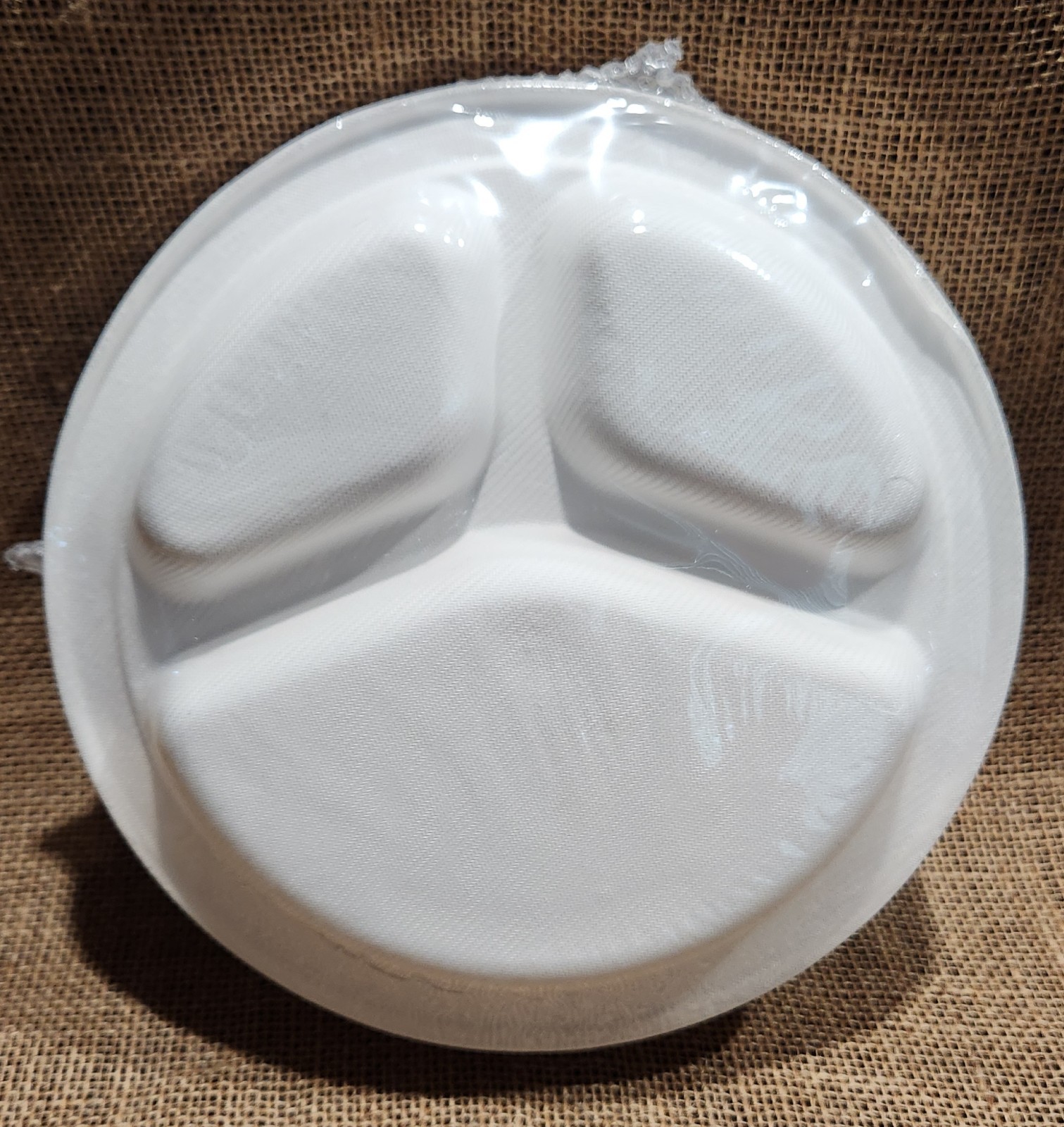 3 COMPARTMENT 9 INCH PAPER PLATES 500 PACK DISPOSABLE