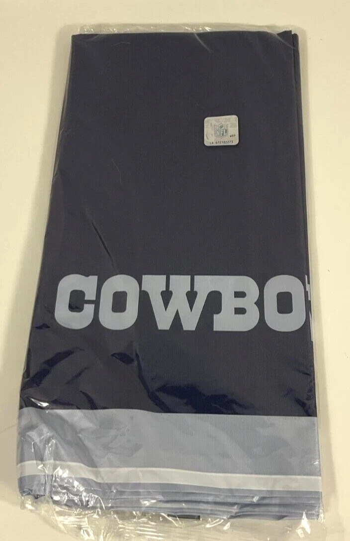 Creative Converting Dallas Cowboys Football Print Plastic Tablecover 54″x102″