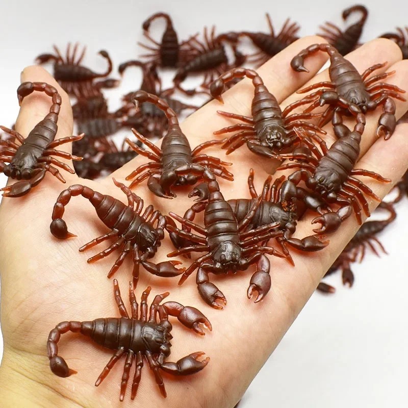 Prank Cockroaches Realistic Cock Roach Rubber Fake Creepy Bugs Gag Toy Joke
