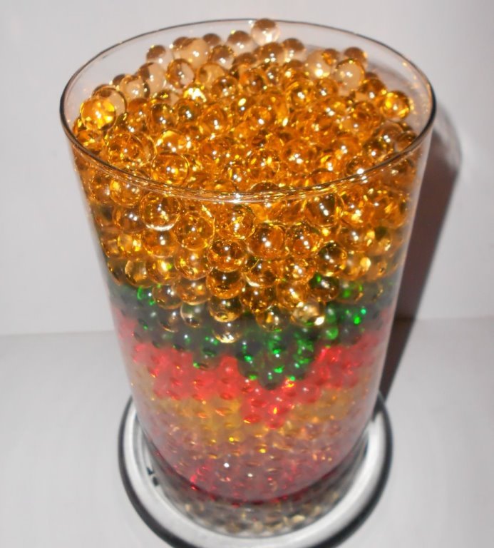 Water beads -USA water jelly beads -29 different colors -each pk makes 1 1/2 Qrt