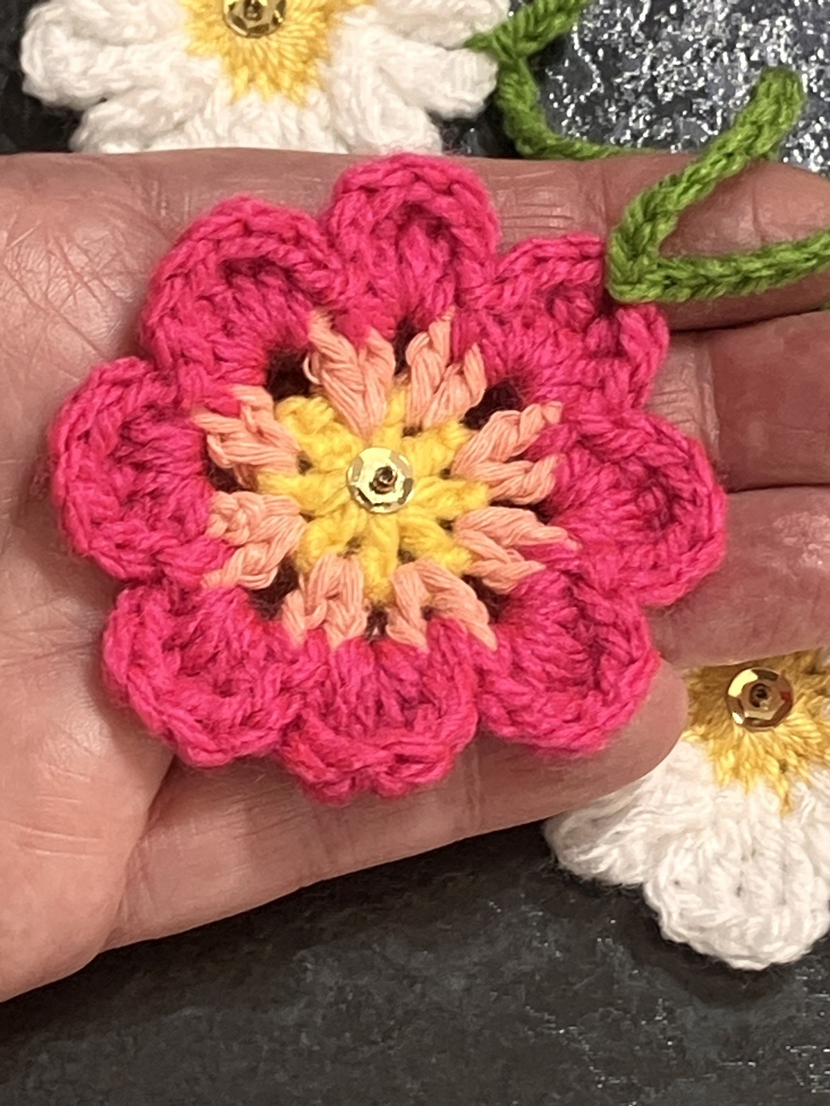 🌺 NEW Hand Crochet Flowers window long SUMMER Bunting Sequin Camper 53” Gift