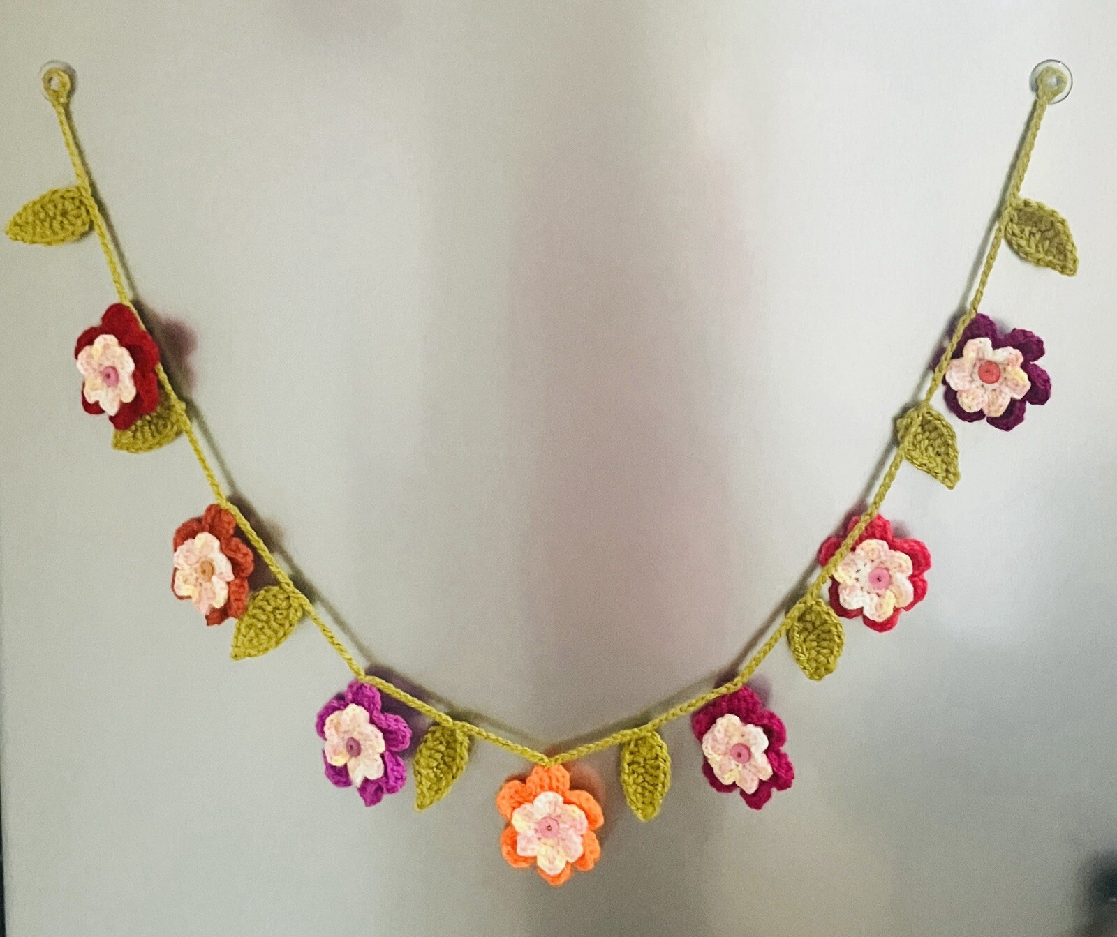 🌸🍃NEW hand Crochet Flower Bunting Leaf sequin Window 34” camper SUMMER Gift