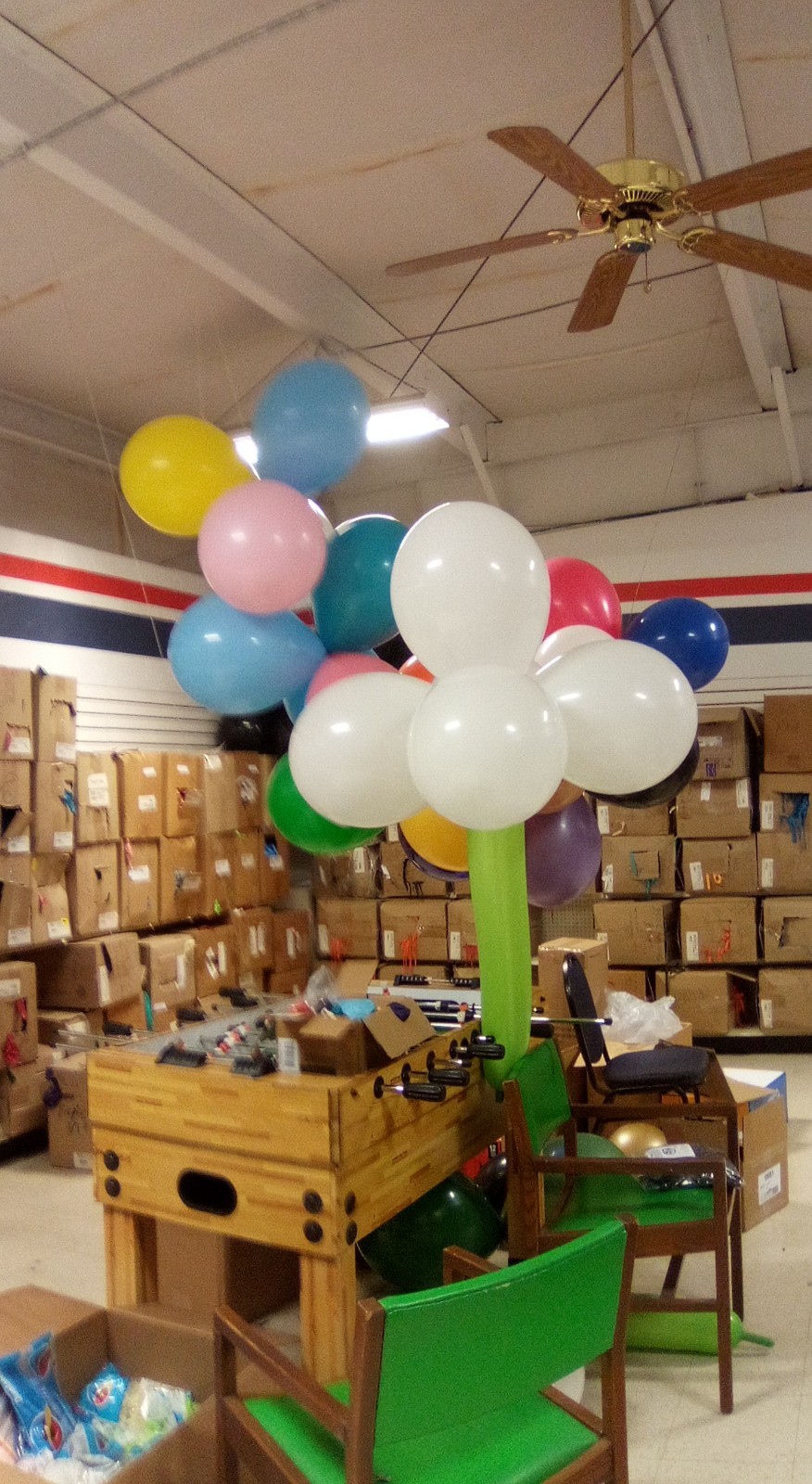 Bulk / Latex 16″ 2nd’s ( 1200 In Box ) Slight Color Run. See Pitchers